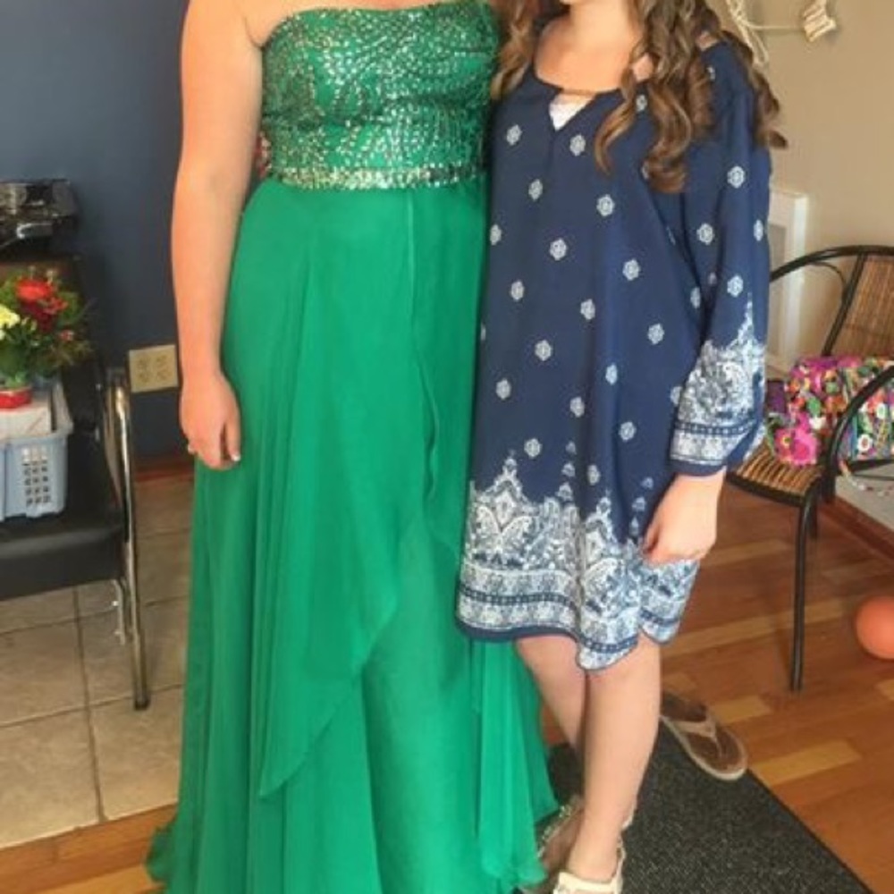 Sherri Hill strapless prom dress